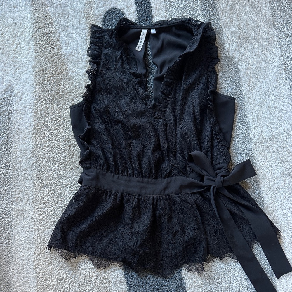 Robbi & Nikki wrap place blouse